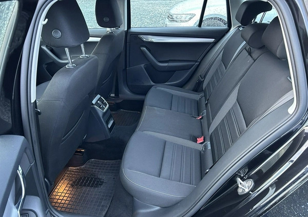 Skoda Octavia cena 54900 przebieg: 138800, rok produkcji 2019 z Wojkowice małe 121